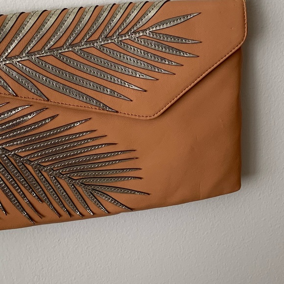 Henri BENDEL • Crossbody Envelope Purse - Picture 6 of 6